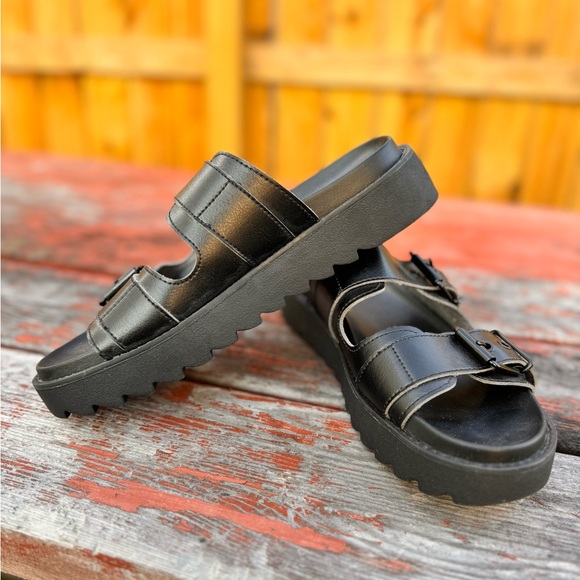 STEVE MADDEN NYC Lug Sole Two Band Sandals - Picture 9 of 10